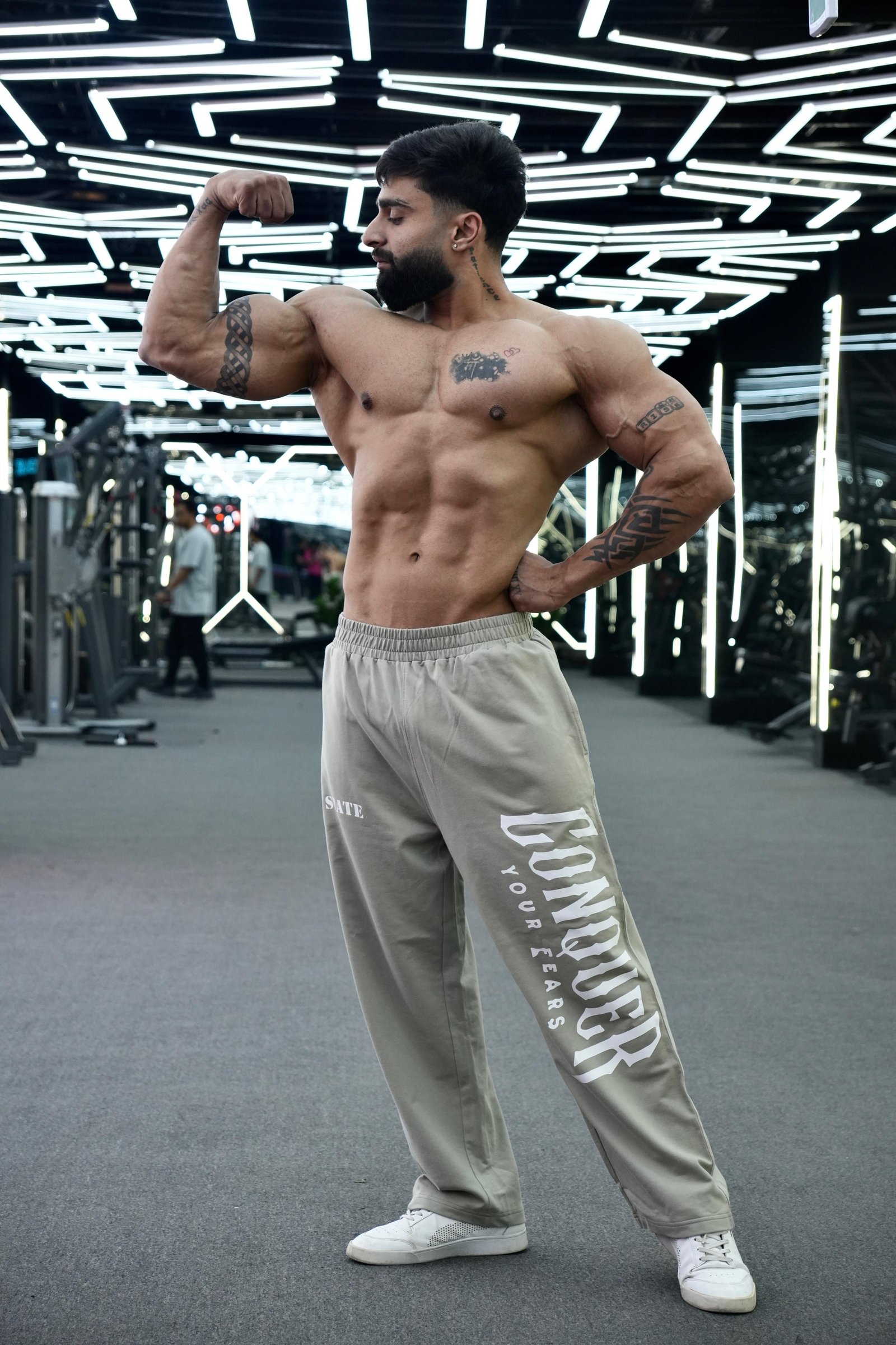 CONQUER WIDE LEG JOGGERS